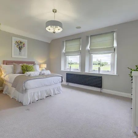 The * ריצ'מונד